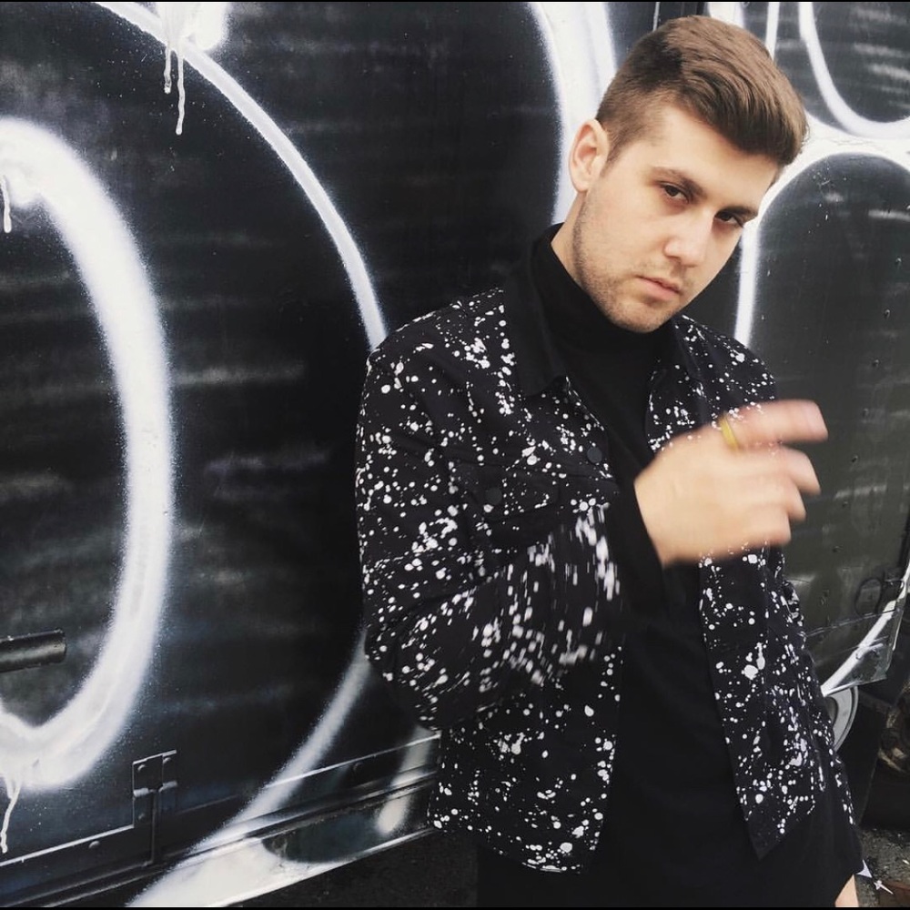 ⚡️Hello, I’m Rob!⚡️ - Picture 3 of 4